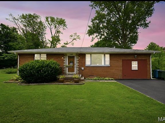 4th image of 725 Jackson Ln