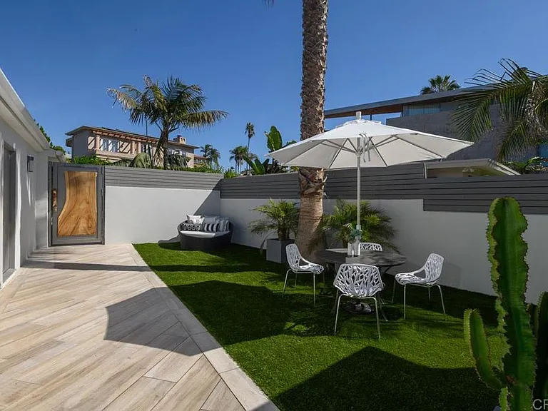 5680 Dolphin Pl — Photo 23