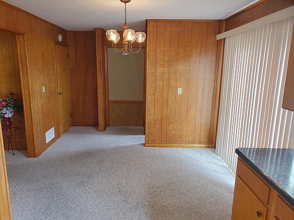 Dining room off kitchen