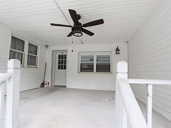 4th image of 40 Flowerfield Road