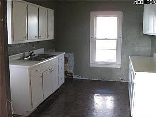 2nd image of 627 Woodland Ave