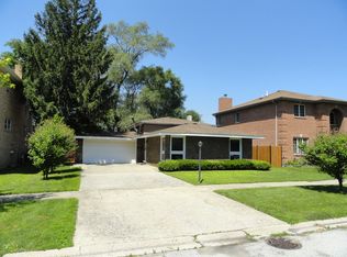 12828 Clinton St, Blue Island, IL 60406