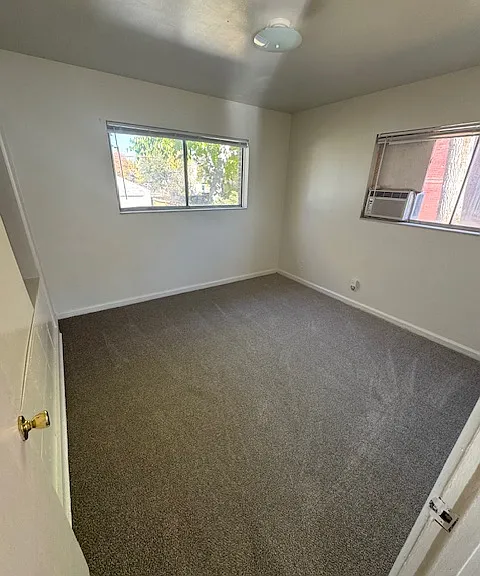 951 E Logan Ave #B — Photo 14