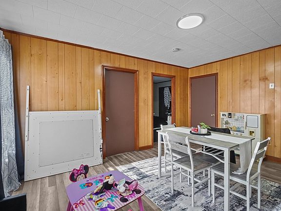 5th image of 111 Park St