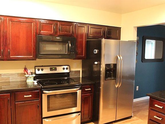 5th image of 9350 Hunters Creek Dr