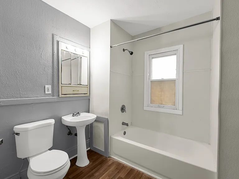 16119 Parkgrove Ave #2 — Photo 4