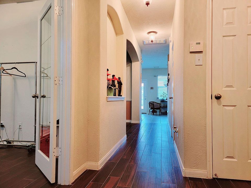 2nd image of 7514 Boxwood Ridge Ln