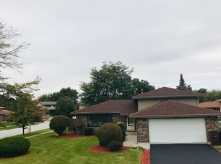 8318 Michelle Ln, Tinley Park, IL