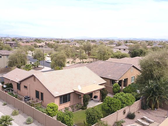 3rd image of 14577 W Poinsettia Dr