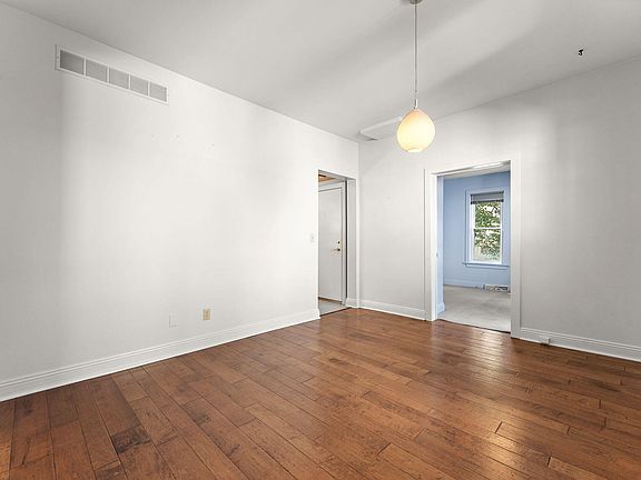 5th image of 255 Jefferson St