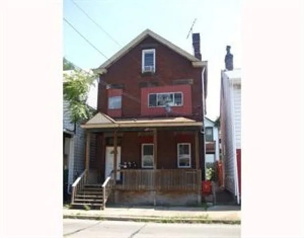 660 Evergreen Ave photo 1