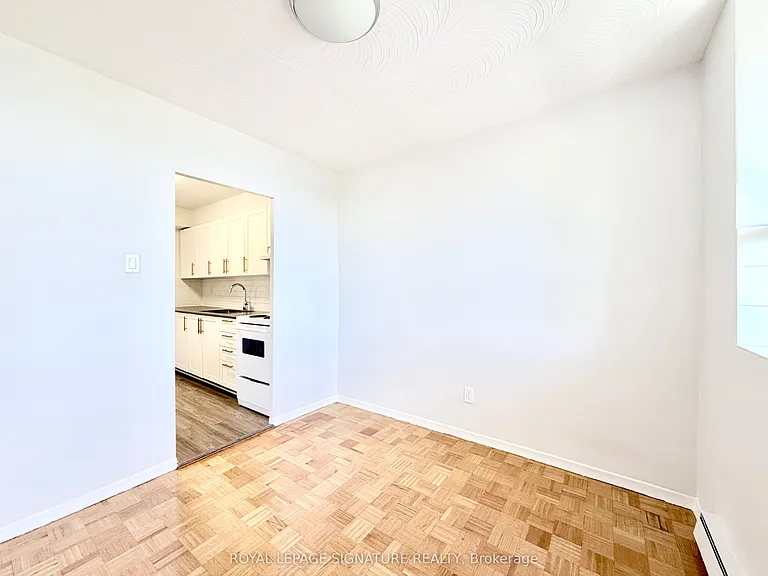 525 Eglinton Ave E #804 — Photo 9