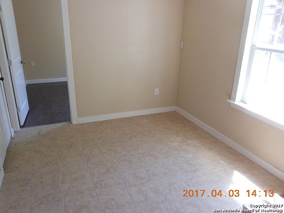 5th image of 427 Lively Dr