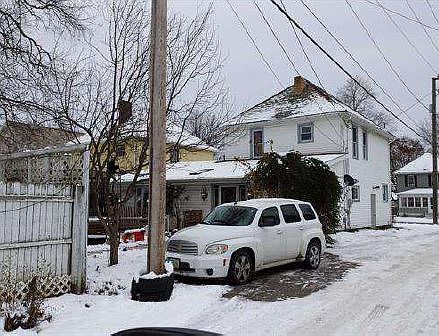 2nd image of 231 North Ave NE