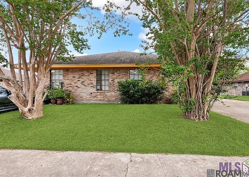 1st image of 323 Meadows Dr #325