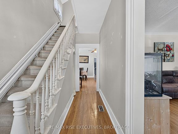 3rd image of 186 Bridge St W