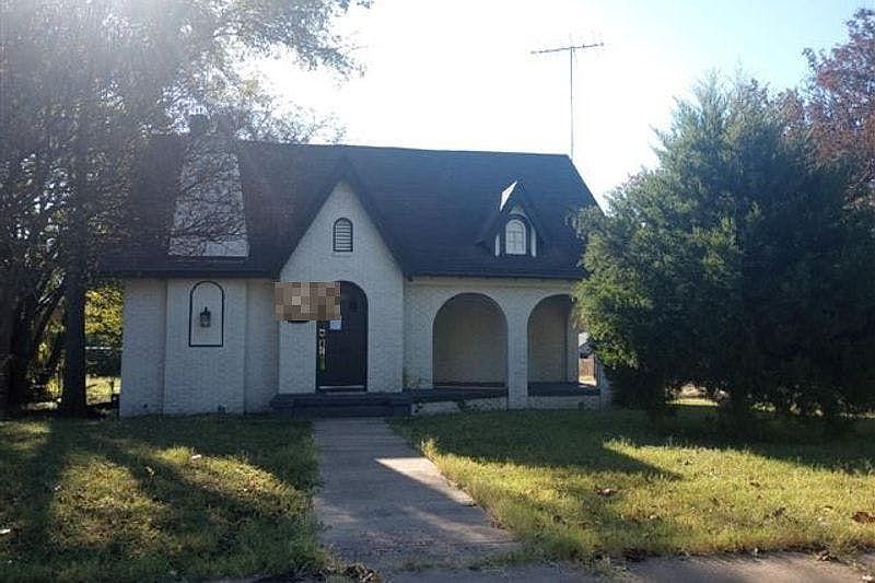 1st image of 1540 Proctor Ave