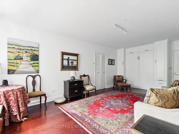 21 Dale Ave #805, Toronto, ON M4W 1K3