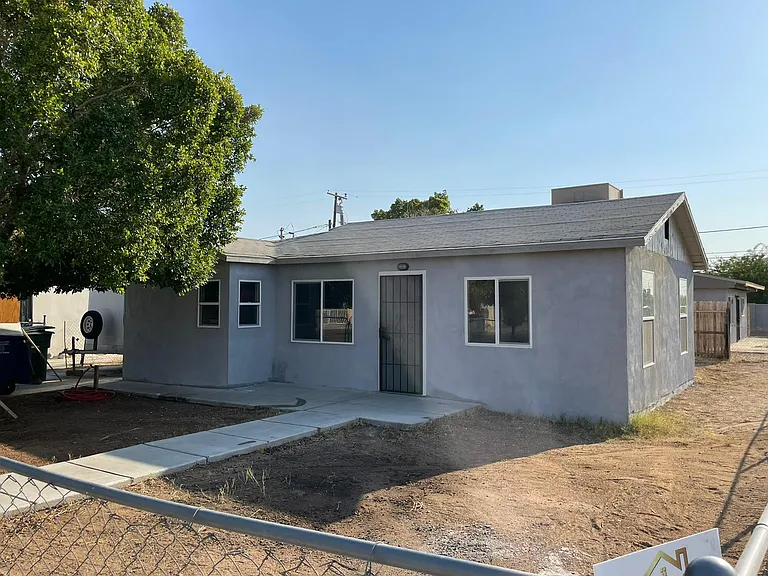 2306 S Walnut Ave — Photo 14