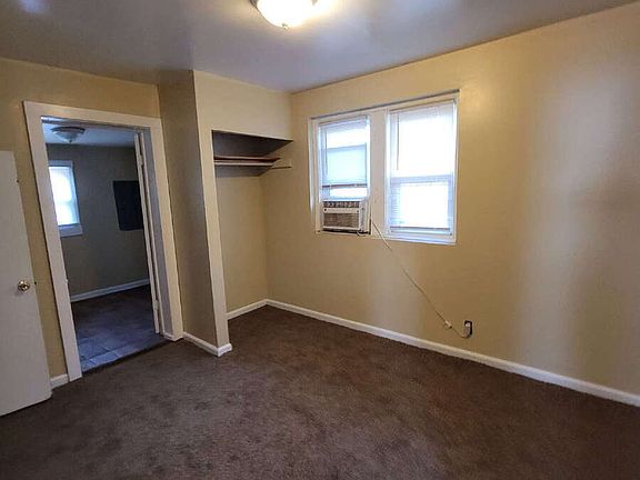 4th image of 2844 N Gladstone Ave
