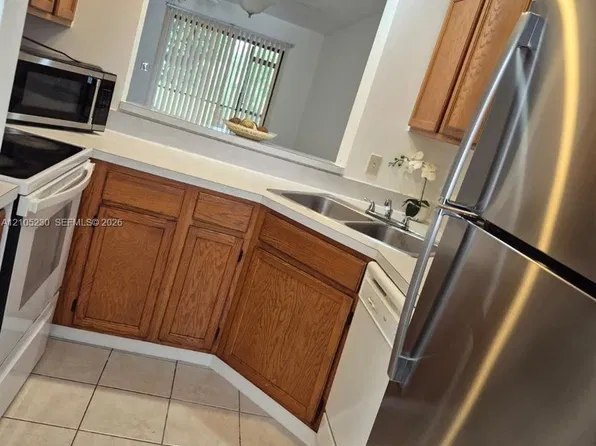 13785 Bottlebrush Ct APT C, Wellington, FL 33414