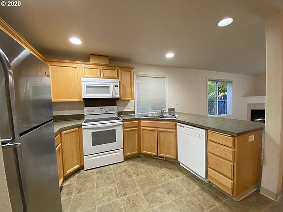 4th image of 10303 NE 58th St
