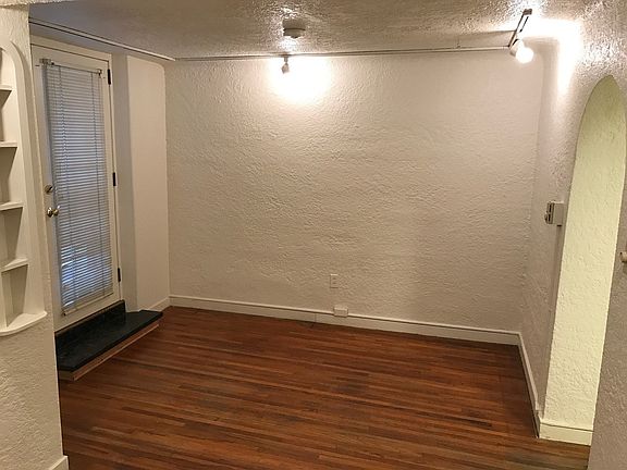5th image of 14 N Clinton St #B