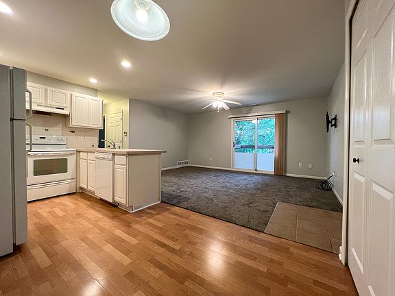 3rd image of 34693 Clarkson Dr E APT 85