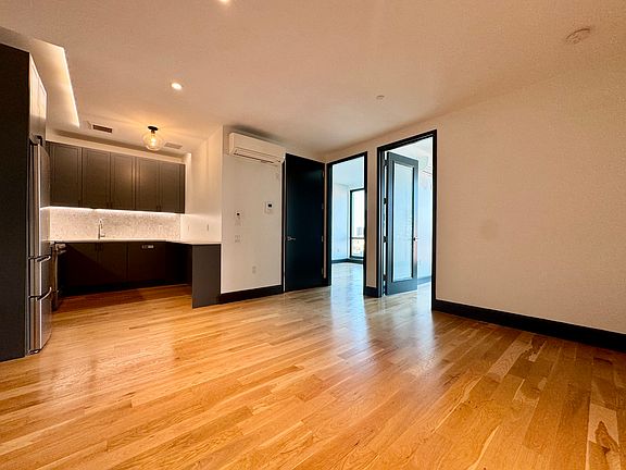 4th image of 1134 Fulton St APT 3H