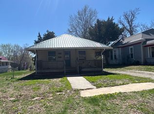 229 W 12th St, Horton, KS 66439