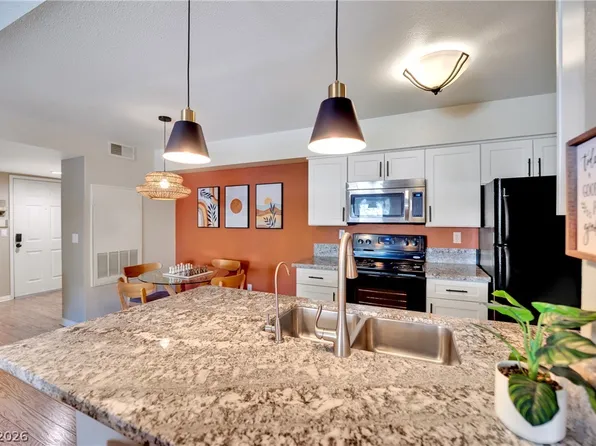 231 W Horizon Ridge Pkwy APT 1227, Henderson, NV 89012