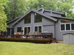 325 Bonny Rigg Hill Rd, Becket, MA 01223