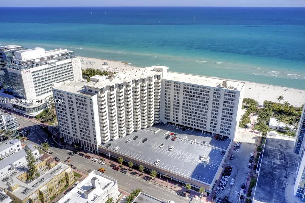 Building Photo - 2899 Collins Ave #1203