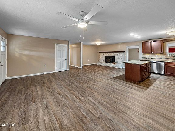 5th image of 161 Steele Rd