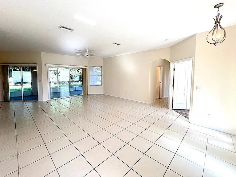 16 Zorlou Ct — Photo 7