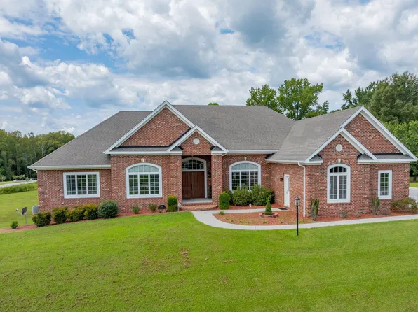 207 Apple St, South Hill, VA 23970