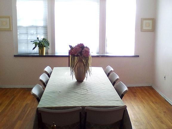 4th image of 183 Ardmore Ave