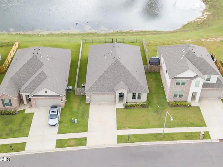 406 Starlight Dr — Photo 21