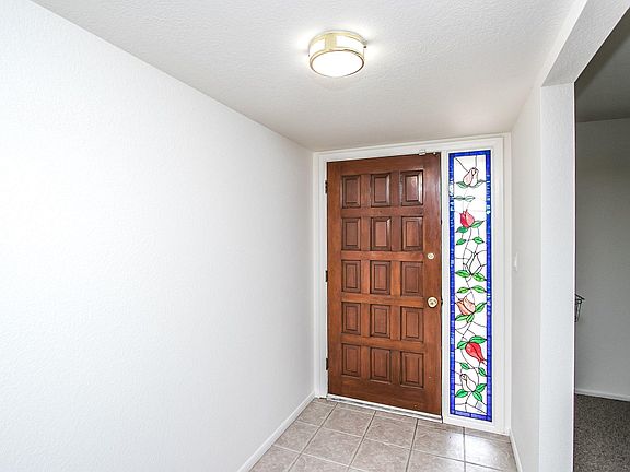 3rd image of 423 E Fairmont Dr