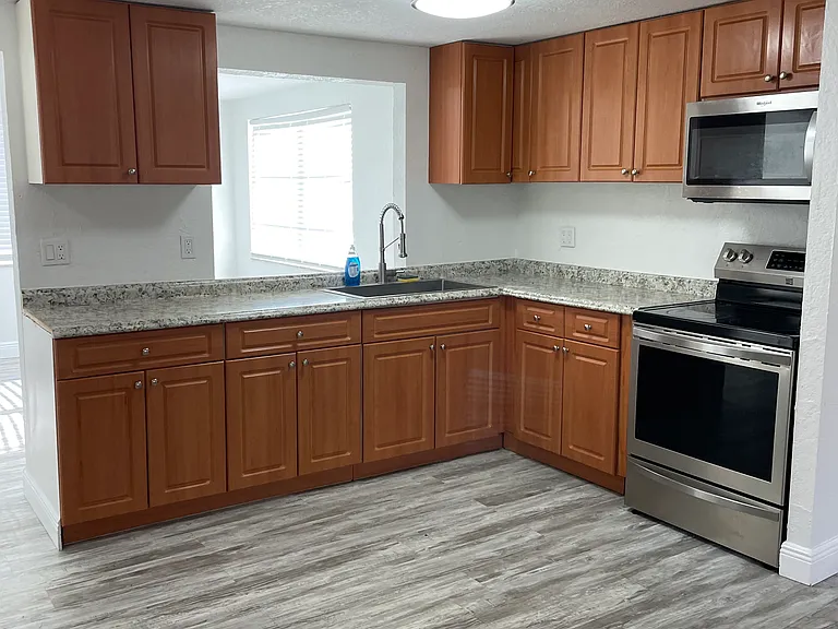 12806 Vassar Ct — Photo 11