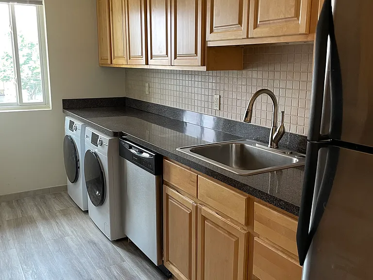 Rutgers Court Apartments — Photo 4