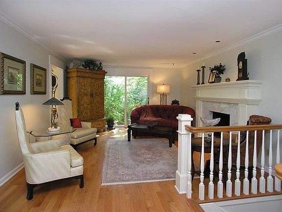 3rd image of 11407 Westwood Pl