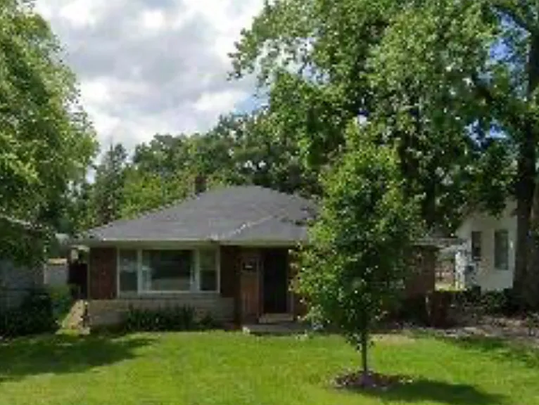 124 N State St — Photo 1