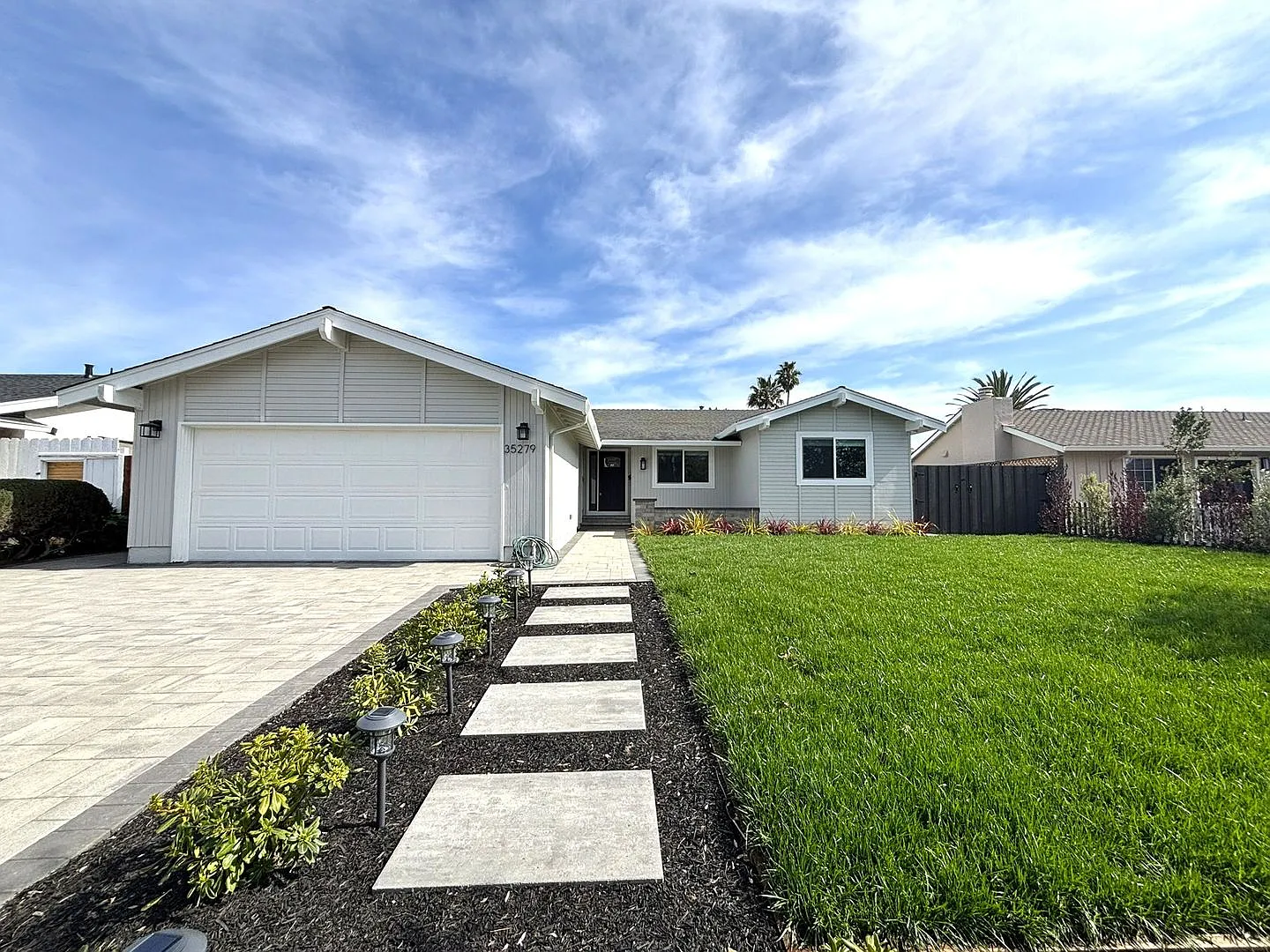 35279 Farnham Dr photo 1
