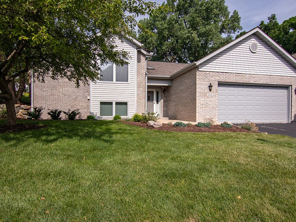 1st image of 424 Village Wood Ln