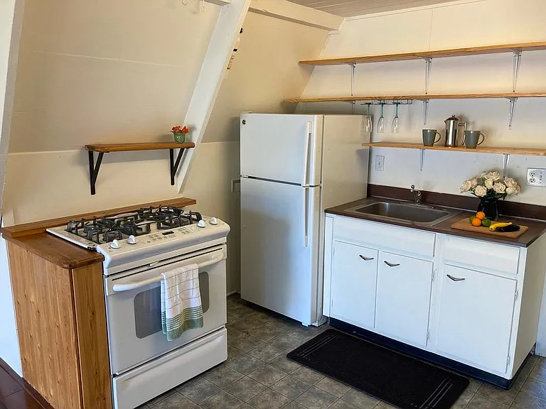 710 Crescent Dr — Photo 4