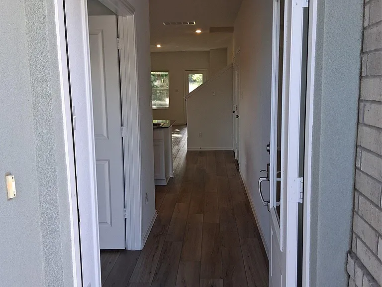 2121 Golden Grain Ln — Photo 5