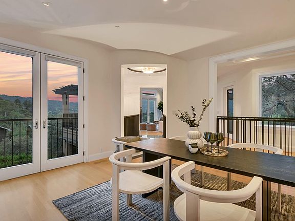 3rd image of 129 La Cuesta Drive