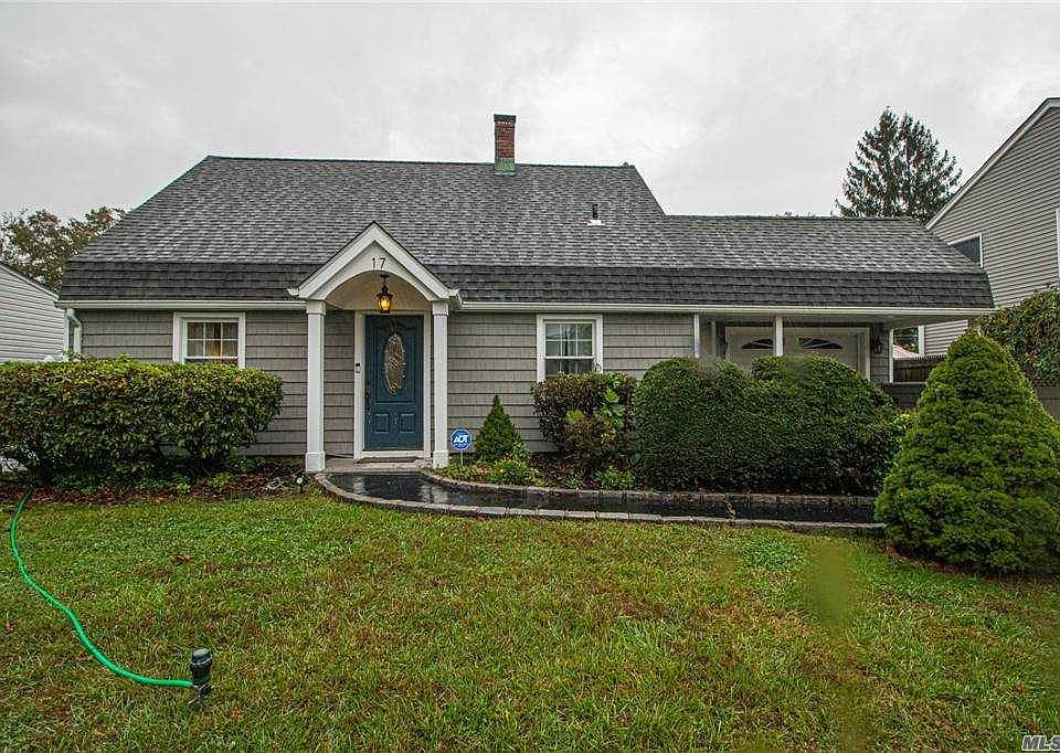 1st image of 17 Mistletoe Ln