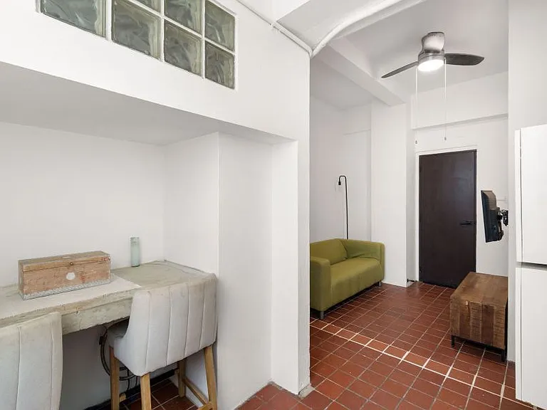 Cond EL Koury 656 Calle Figueroa — Photo 12